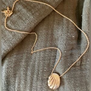 Madewell Seashell Pendant Necklace in gold-plated brass, adjustable 20”